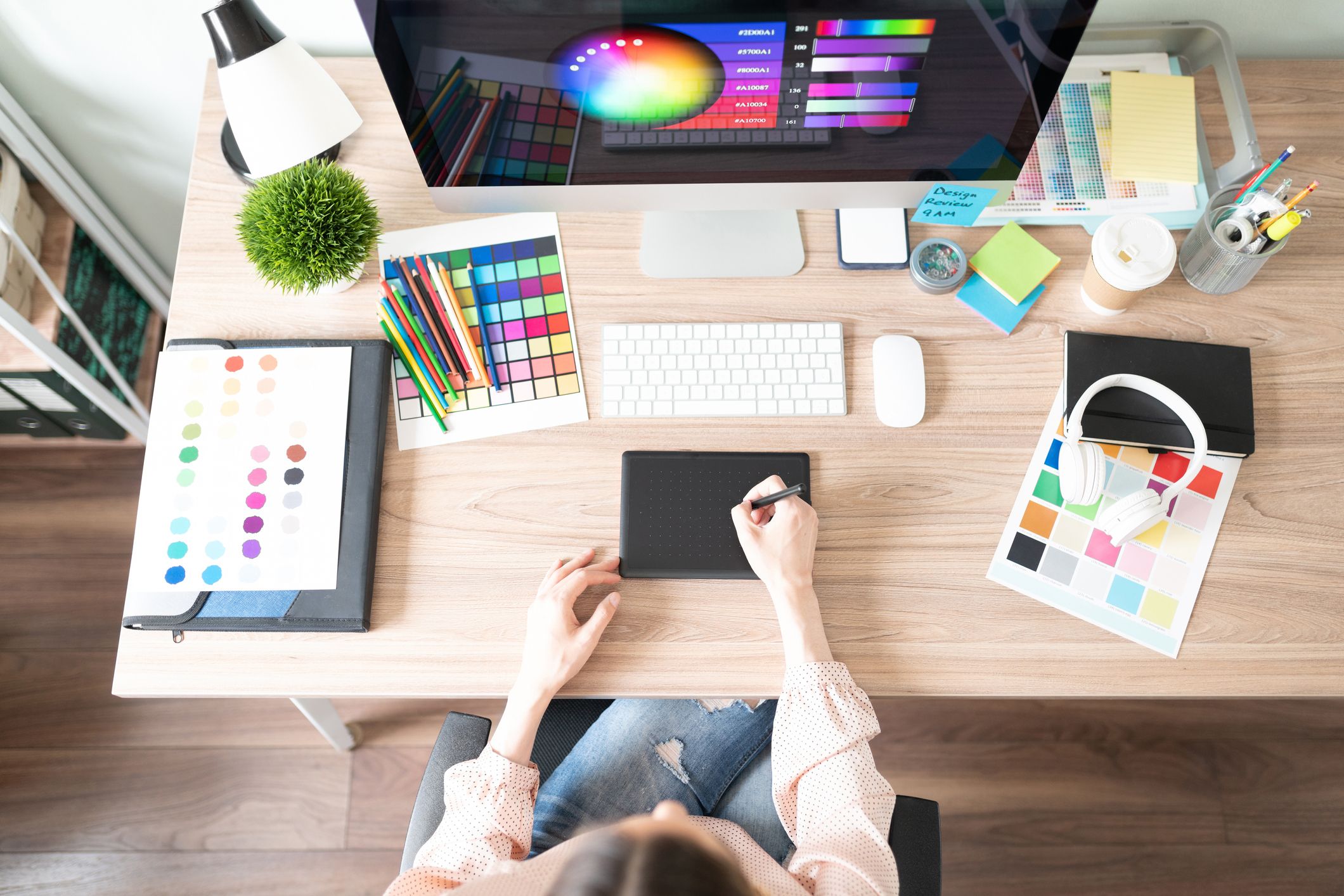 Diseño gráfico y sus salidas laborales: Un universo de posibilidades profesionales